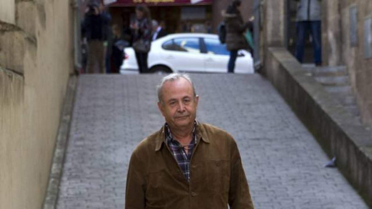 El juez Castro bajando la rampa del juzgado.-Foto: AFP