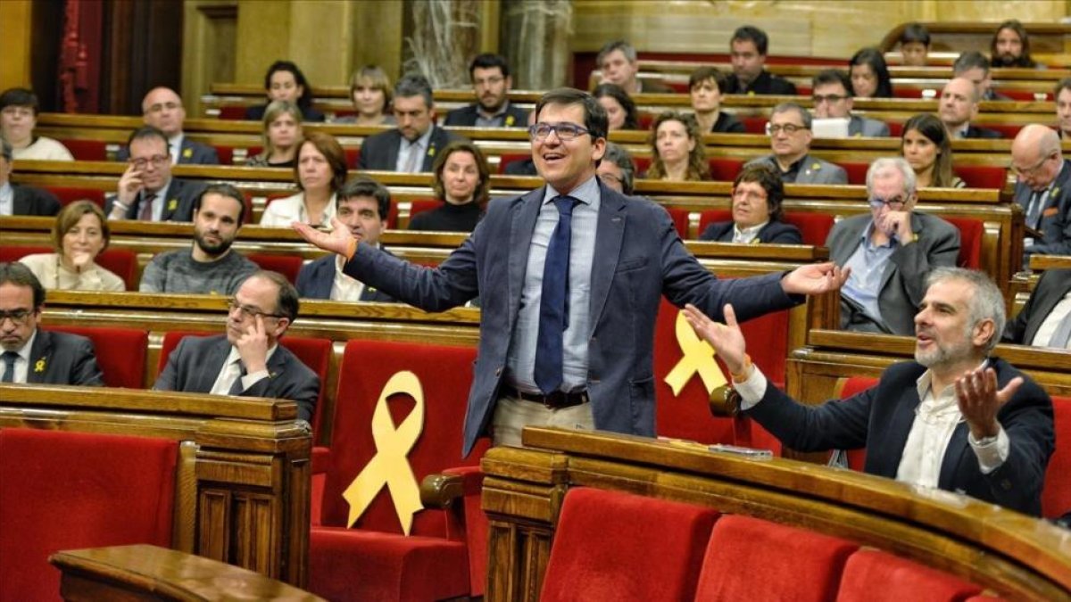 El pleno en el Parlament se ha vivido con tensión-FERRAN SENDRA