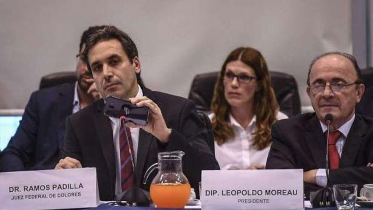 El juez aregtino Alejo Ramos Padilla, presentado pruebas de la red de espionaje.-TÉLAM