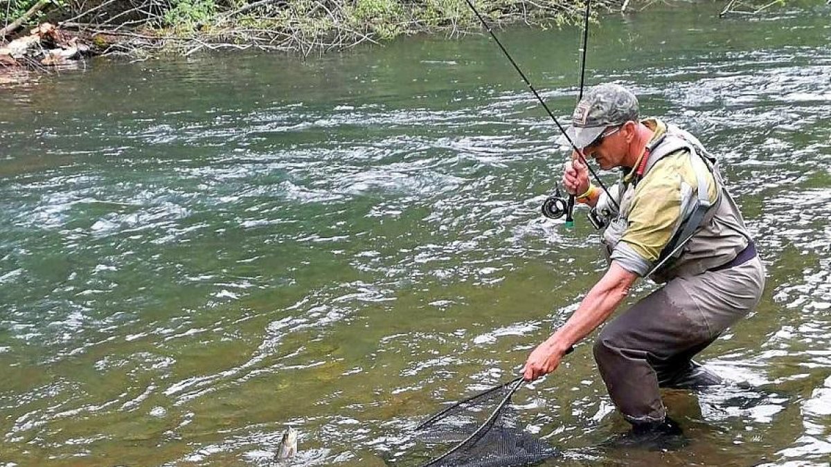 Pablo Castro Pinos, el ‘bombero’, pentacampeón de la Semana Internacional de la Trucha y defensor del título.-LEONARDODELAFUENTE