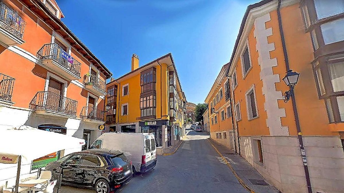 Viviendas rehabilitadas en la calle Atarazanas, en pleno casco histórico de Peñafiel.-GGL SW