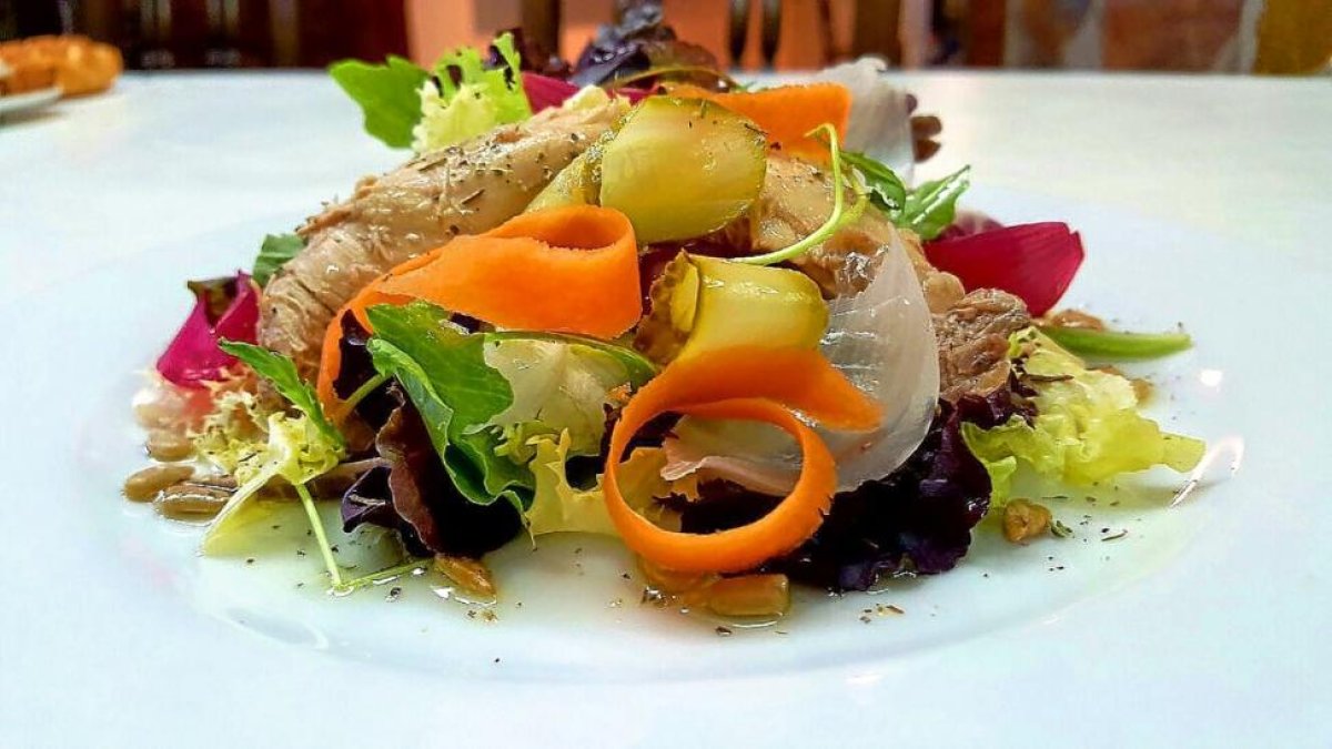Ensalada de perdiz y codorniz en escabeche, aves típicas del siglo XVI.-E. M.