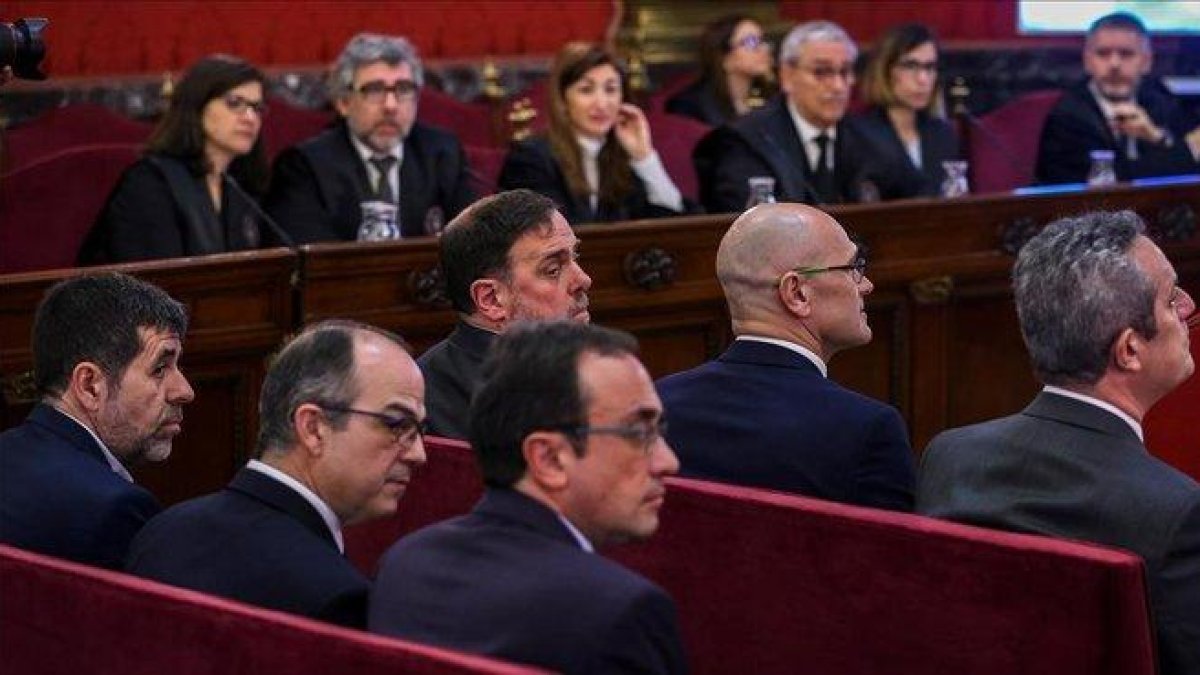 Jordi Sànchez, Jordi Turull, Josep Rull y Oriol Junqueras durante el juicio del ’procés’ en el Tribunal Supremo.-EFE / EMILIO NARANJO