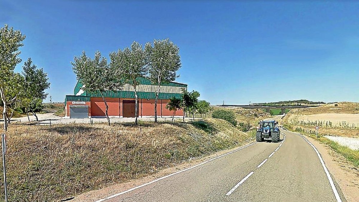Carretera provincial VA-610 en las proximidades de Castronuño.-GGL SW