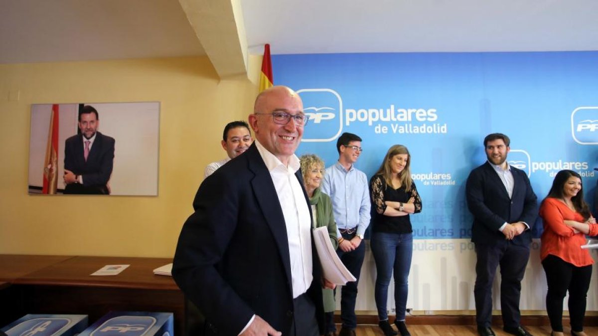 Jesús Julio Carnero presenta su candidatura a la presidencia del PP provincial-ICAL