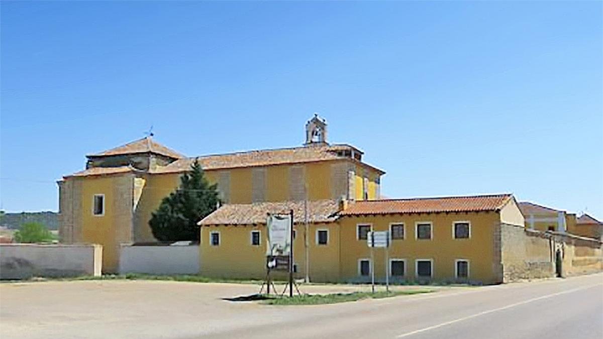 Exteriores del albergue de peregrinos de Medina de Rioseco.-EL MUNDO
