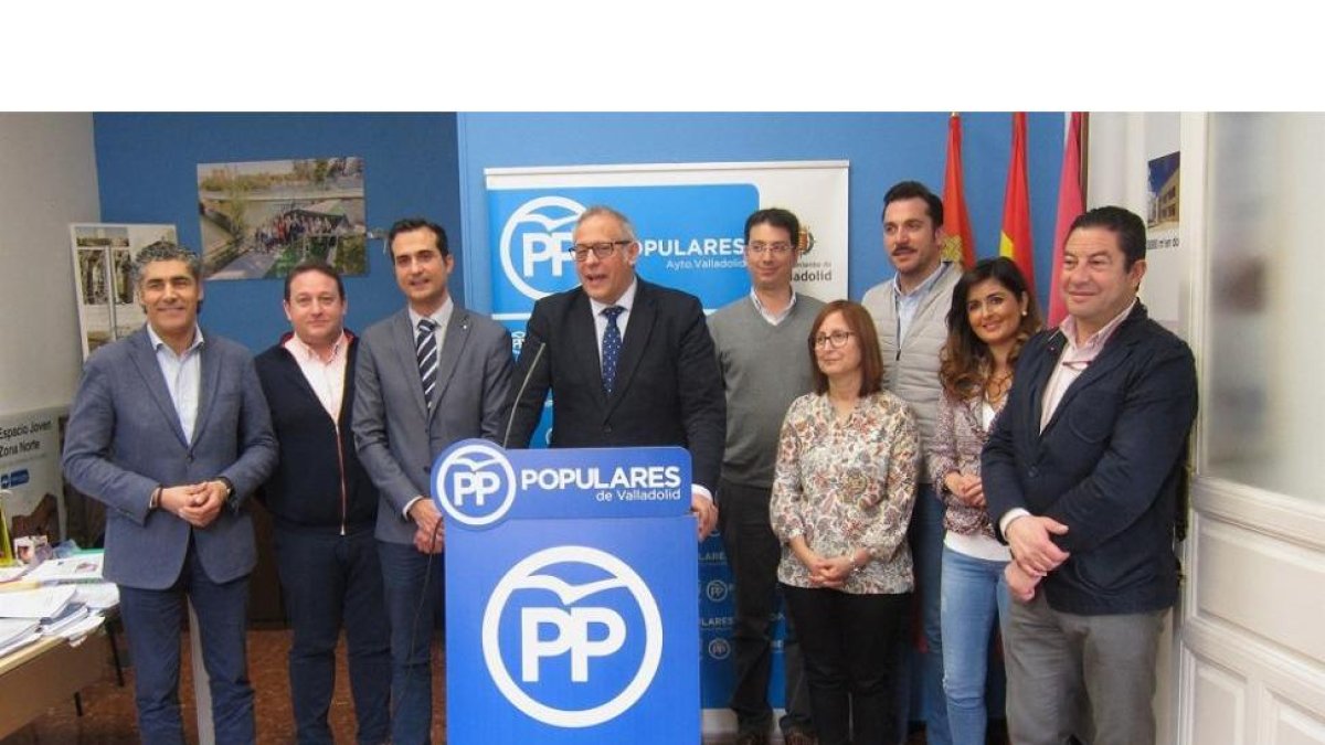 Alcaldes del PP en municipios de la Comunidad Urbana y el portavoz del Grupo político en el Ayuntamiento, Antonio Martínez Bermejo-EUROPA PRESS