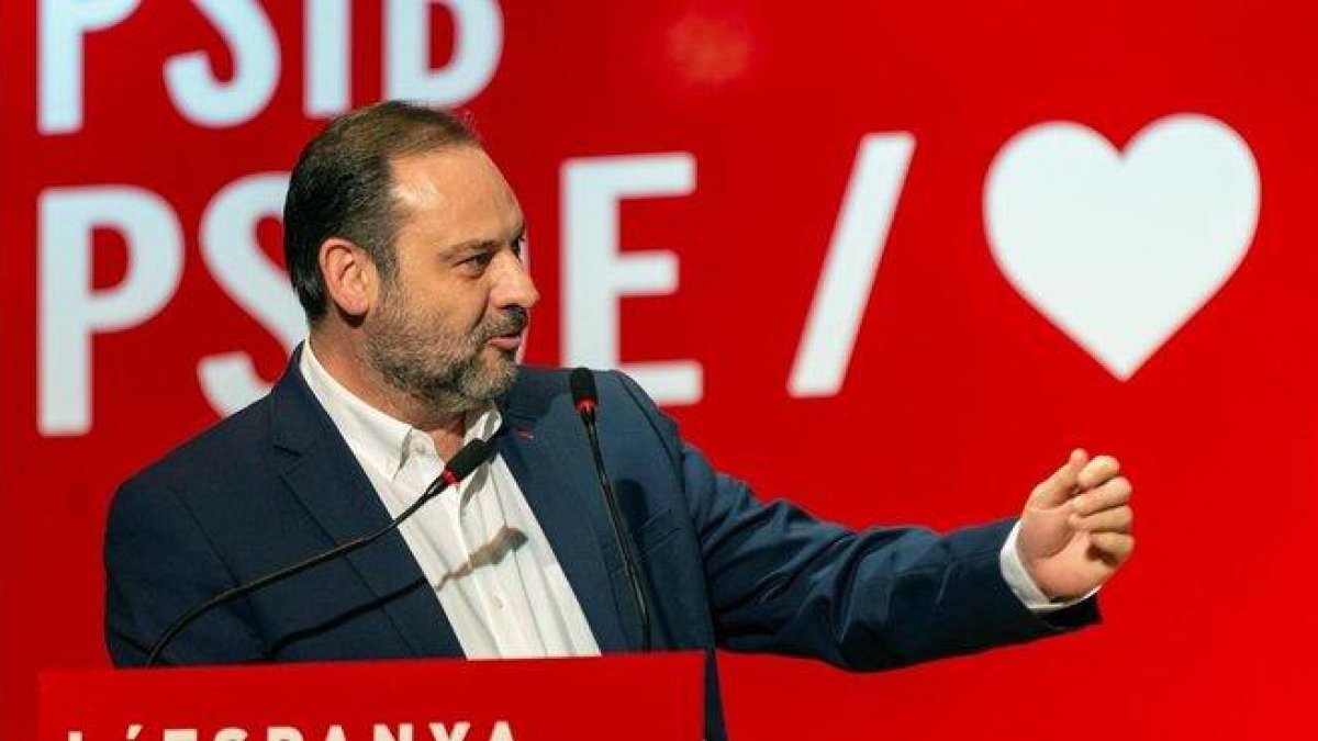 José Luis Ábalos, el pasado miércoles durante un mitin en Palma.-EFE / CATI CLADERA