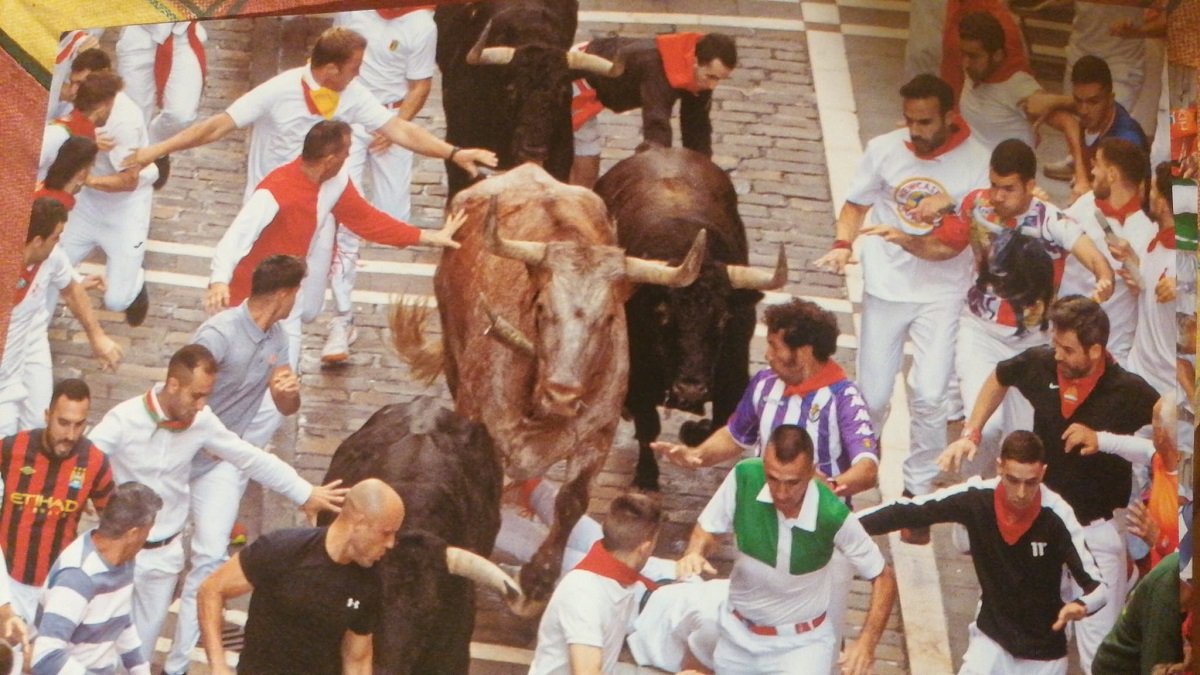 Fernando del Valle  con la camiseta del Pucela durante los sanfermines. E.M.