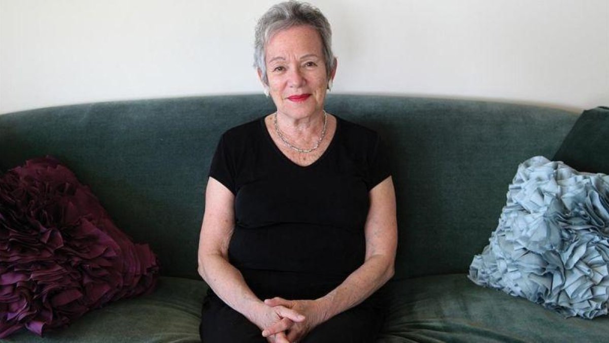 Edith Pearlman.-