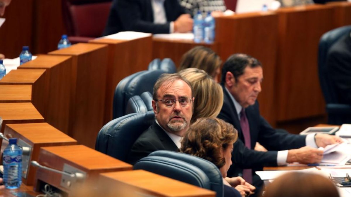 El consejero de Educación, Fernando Rey, durante el Pleno de las Cortes de Castilla y León-ICAL