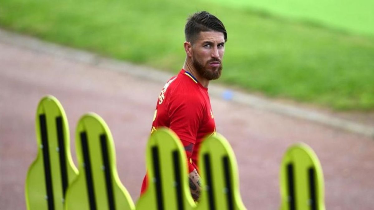 Sergio Ramos, en un entrenamiento de la selección española.-AFP