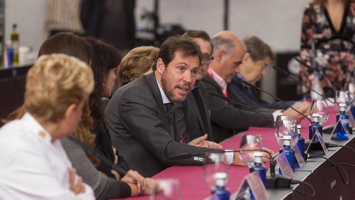 Óscar Puente durante la inauguración del Concurso Nacional de Pinchos de Valladolid.-ICAL