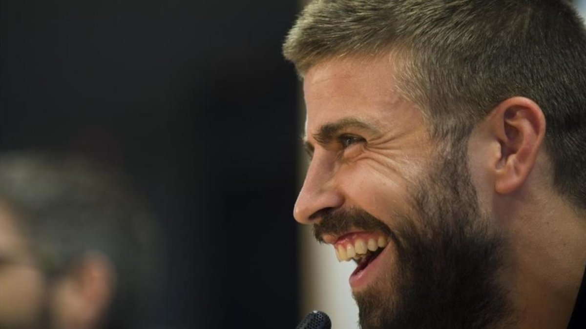 Gerard Piqué, durante la rueda de prensa de este sábado.-JORDI COTRINA