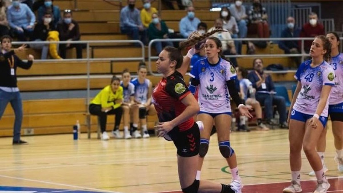 Irene Botella en un partido anterior ante el Aula. / E. M.
