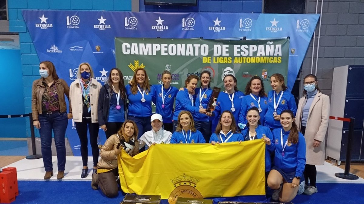 Equipo femenino de la Real Sociedad Hípica de Valladolid. / EM