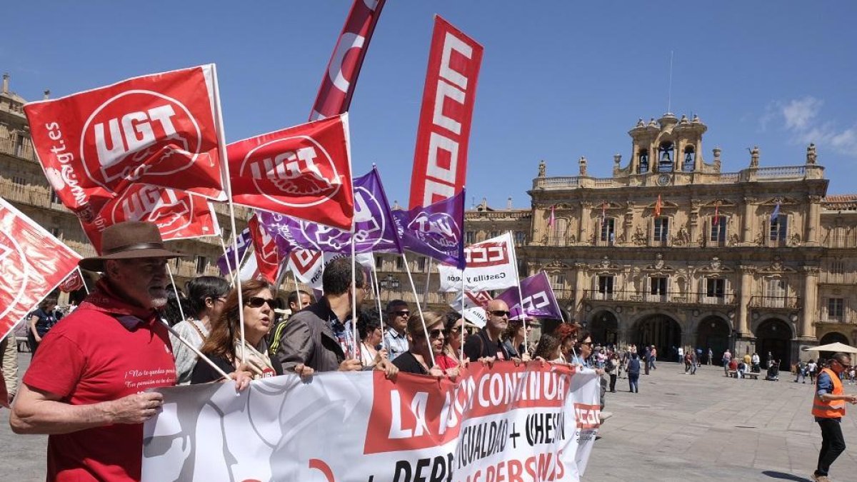 Imagen de la manifestación del 1 de mayo en Salamanca.-ICAL