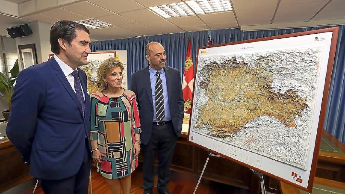 Presentación de los nuevos mapas autonómicos de la Comunidad.-ICAL