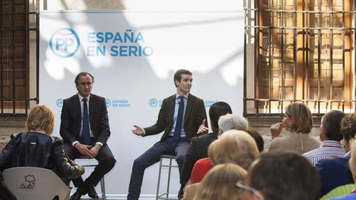 El ministro de Sanidad en funciones, Alfonso Alonso asiste a un encuentro con diferentes colectivos sobre Sanidad-ICAL