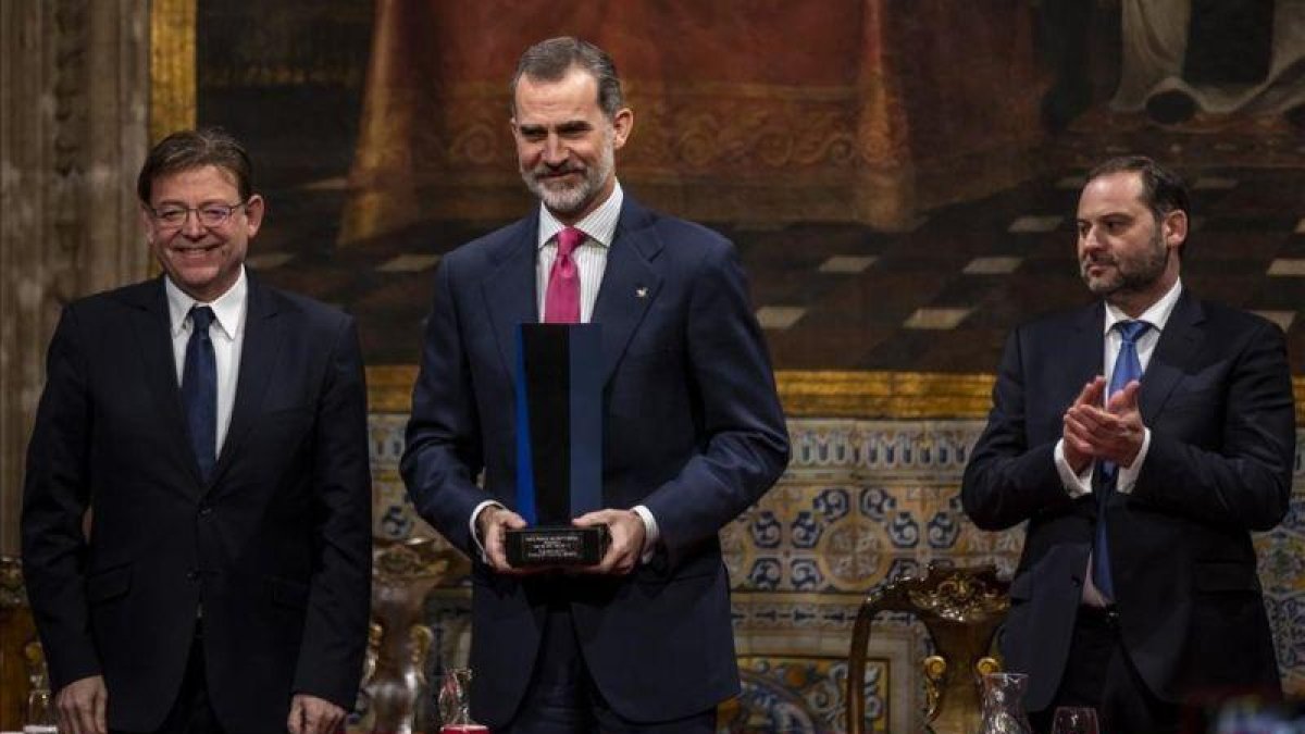 Felipe VI recibe el Premio Convivencia que concede la Fundación Profesor Manuel Broseta.-MIGUEL LORENZO