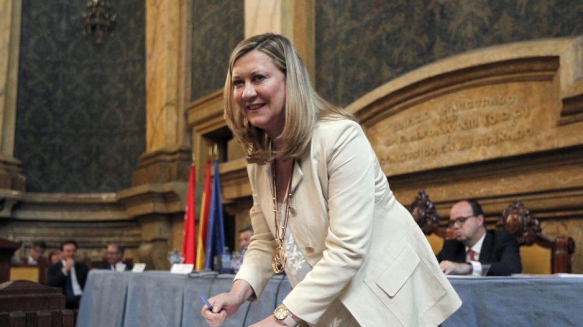 La consejera de Hacienda de la Junta, Pilar del Olmo asiste a a la firma del Acuerdo en Defensa de la Minería del Carbón y las Comarcas Mineras.-ICAL