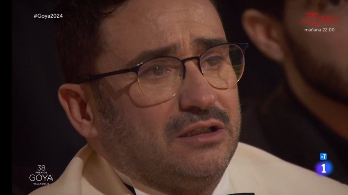 Juan Antonio Bayona emocionado durante los Goya en Valladolid. -TVE
