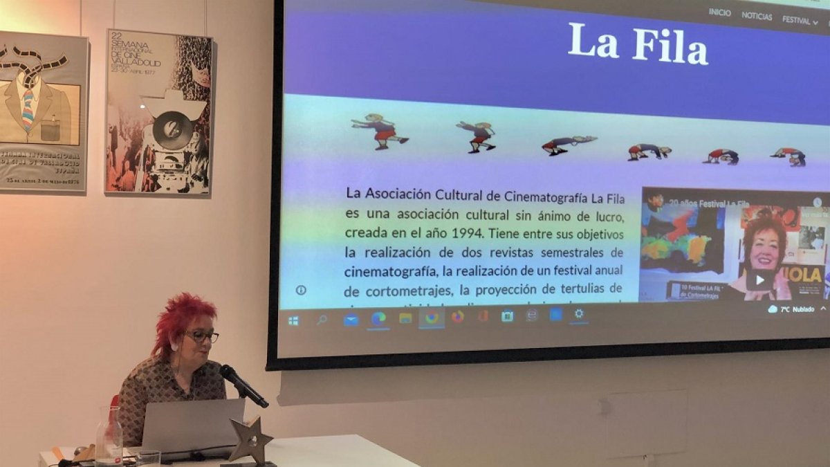 Isabel Blanco presenta la programación de La Fila en el 'Espacio Seminci'. | E. PRESS