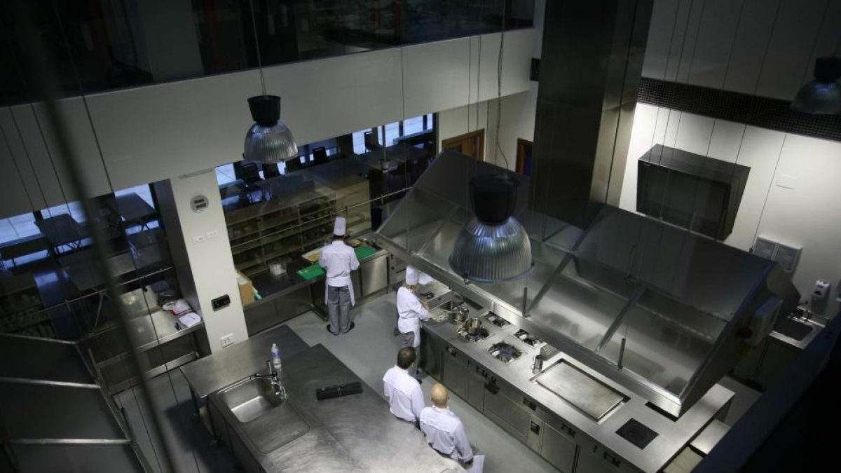 Alumnos en la Escuela Internacional de Cocina Fernando Pérez.-ICAL