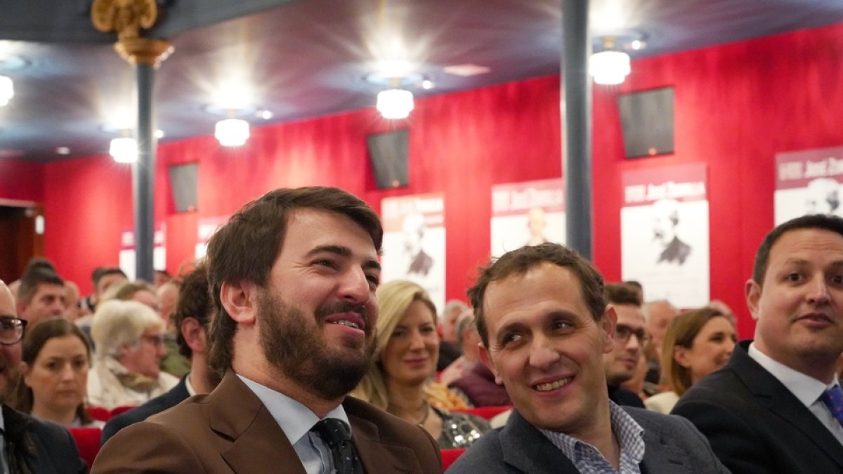 Juan García-Gallardo y Conrado Íscar, en el acto. / ICAL