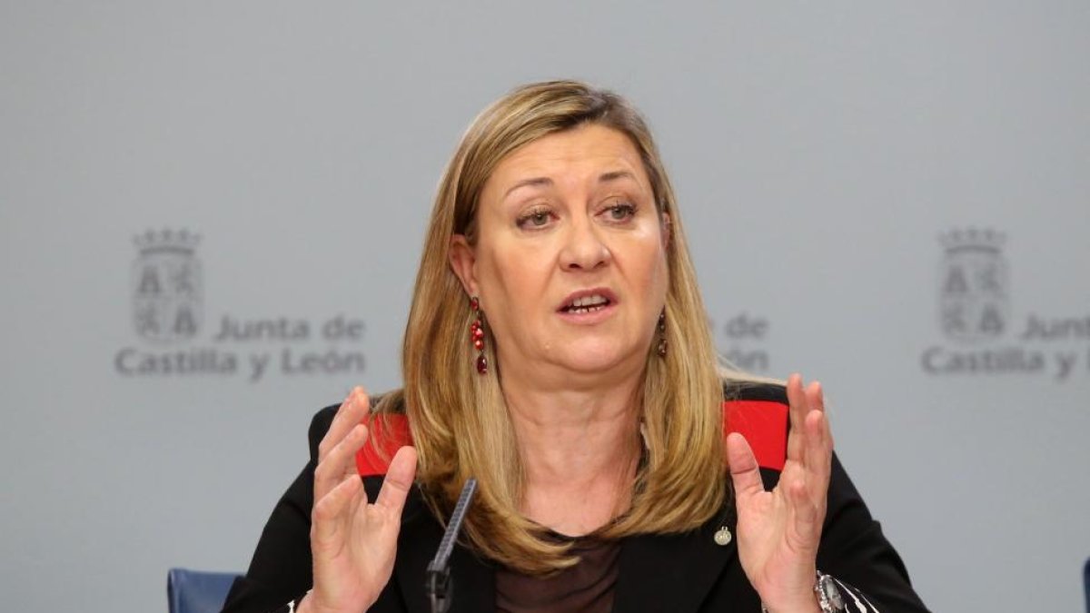 La consejera de Hacienda, Pilar del Olmo, durante la rueda de prensa posterior a la reunión del Consejo de Gobierno de Castilla y León-ICAL