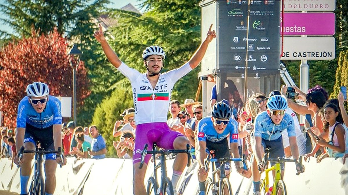 El portugués António Morgado gana la primera etapa de 2022.E.M.
