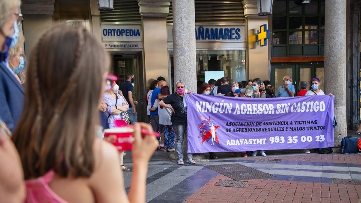 Concentración contra la violencia machista en Valladolid. - ICAL
