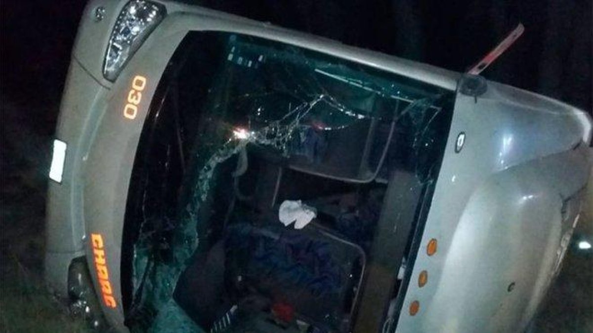 Accidente de un camión de pasajeros en Zacatecas, México.-EL PERIÓDICO