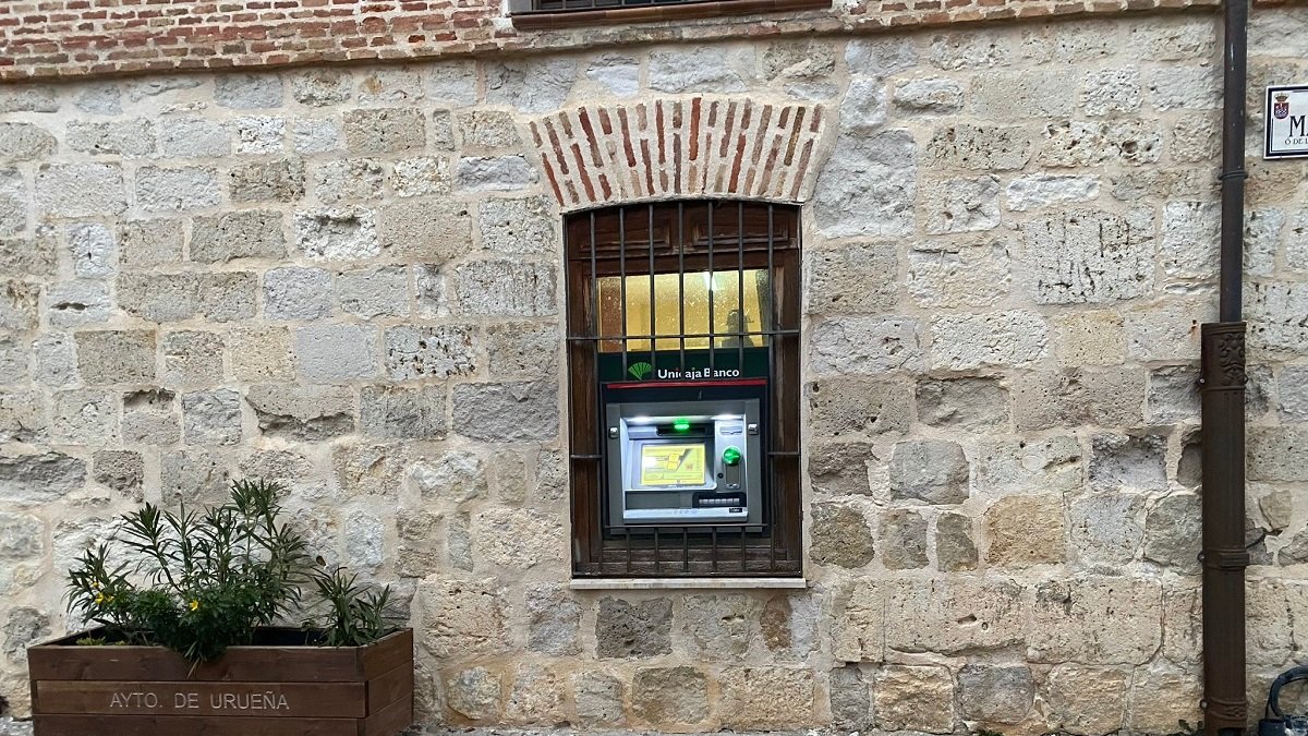 Imagen del único cajero que atendía al municipio vallisoletano. X