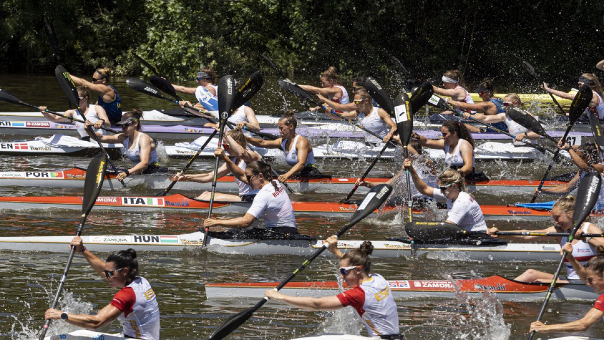 Salida de la Regata Internacional de K-4.  / PHOTOGENIC