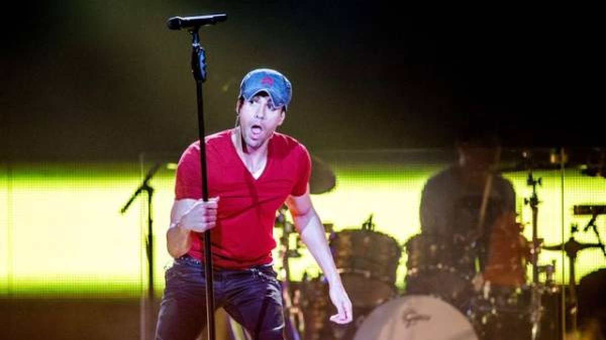 Enrique Iglesias, durante un concierto en Amsterdam, el pasado martes.-Foto: AFP / FERDY DAMMAN