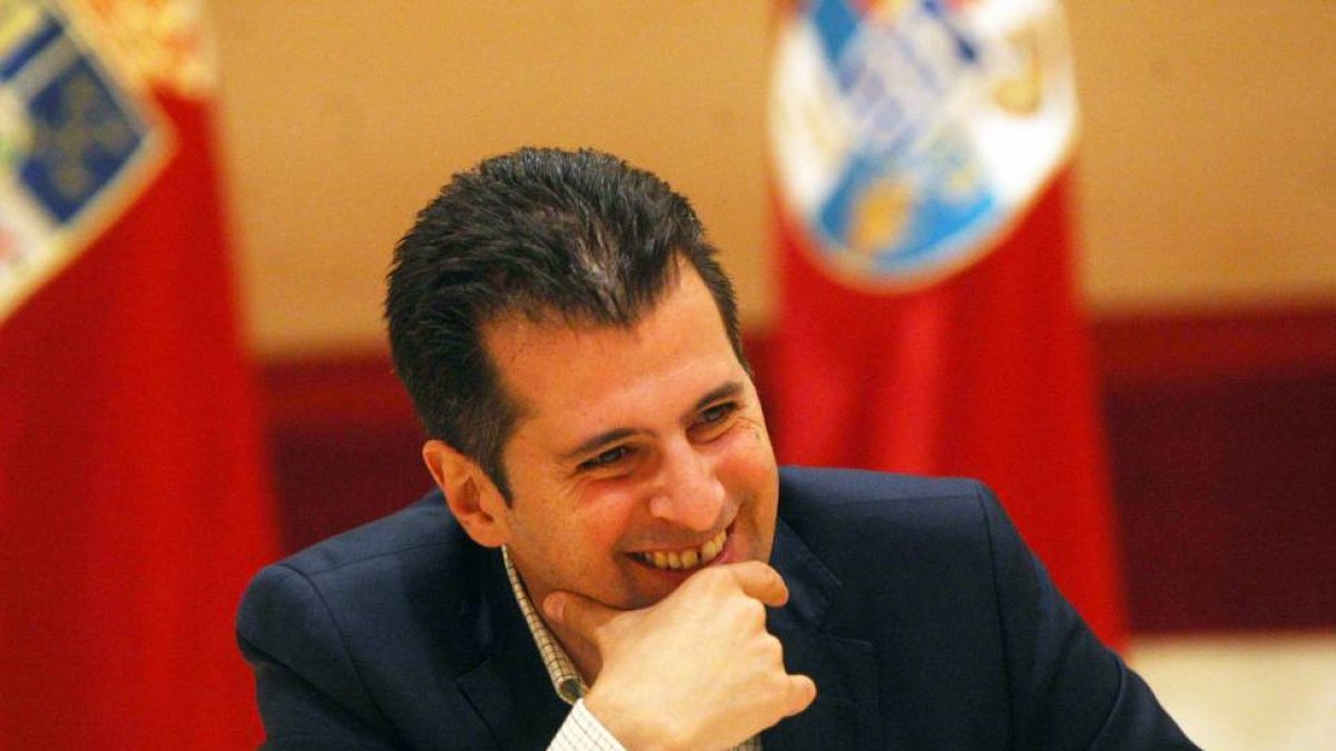 El secretario autonómico del PSOE, Luis Tudanca, durante la reunión de las delegaciones de PSOE y Podemos-Ical
