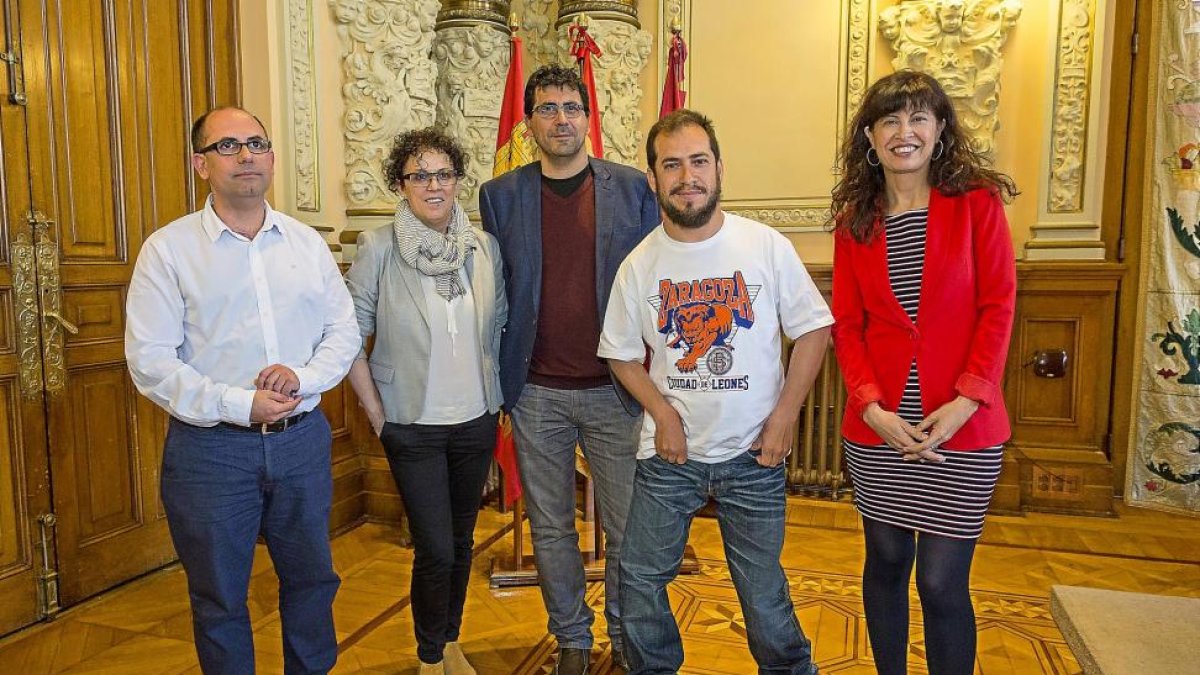Vélez, Romero, Bustos, El Langui y Redondo, ayer.-M. Á. SANTOS