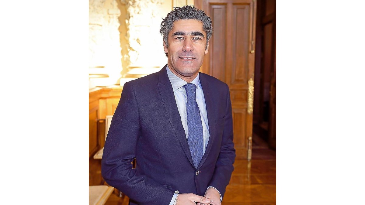Alberto Plaza.-J. M. LOSTAU