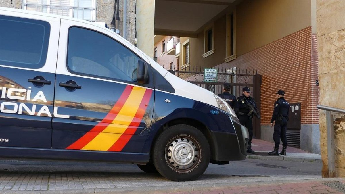 Detenidos en Barajas otros dos ciudadanos chinos relacionados con la trama delictiva desarticulada en Salamanca-EUROPA PRESS