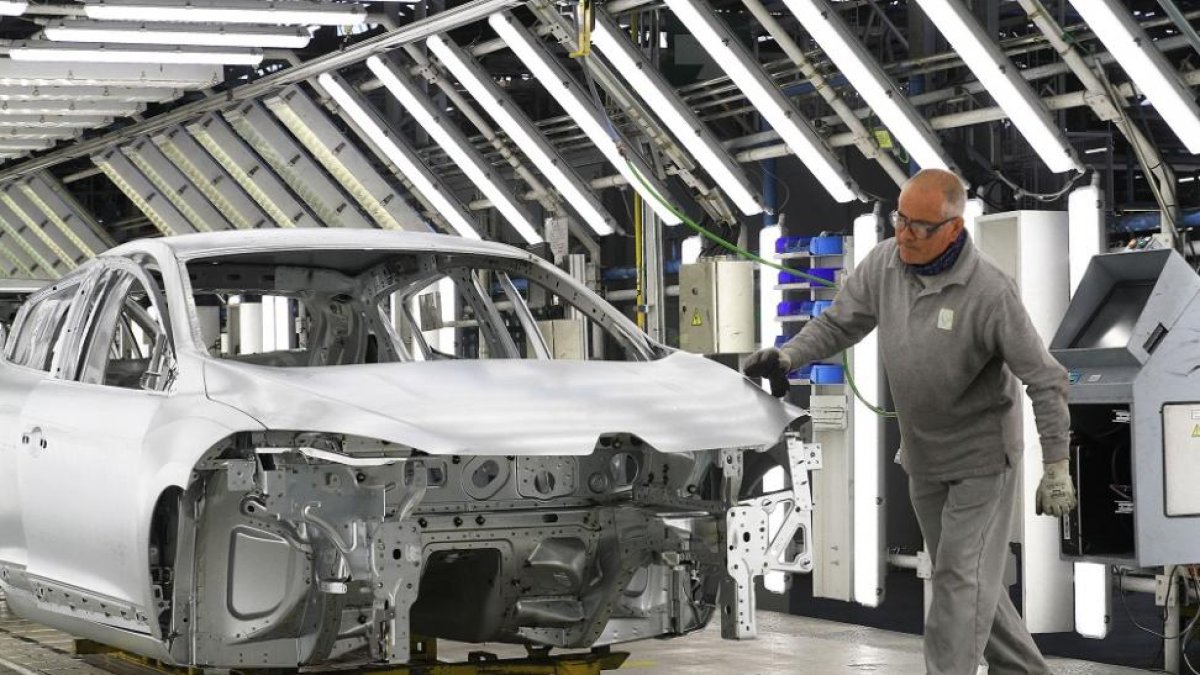Cadena de la fábrica de Renault en Palencia.-ICAL