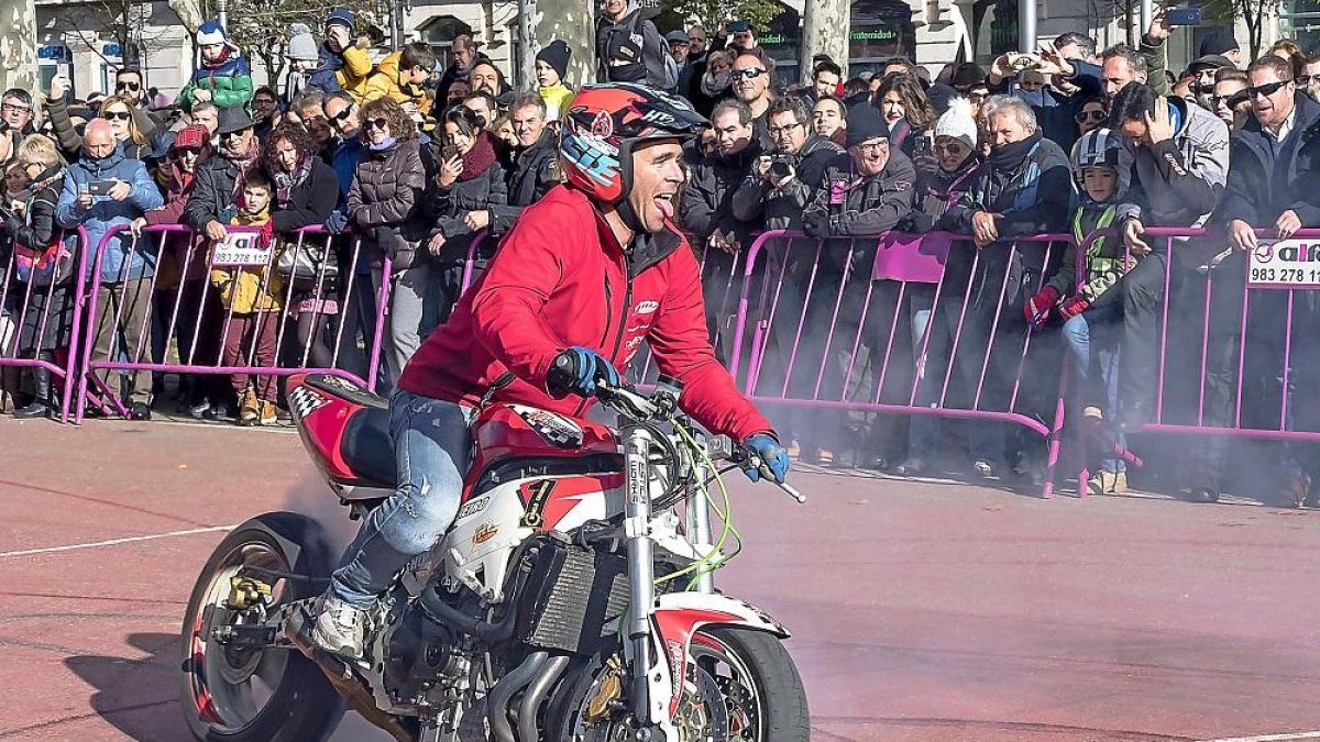 Expectación ante la demostración de stunt de Pingüinos.-