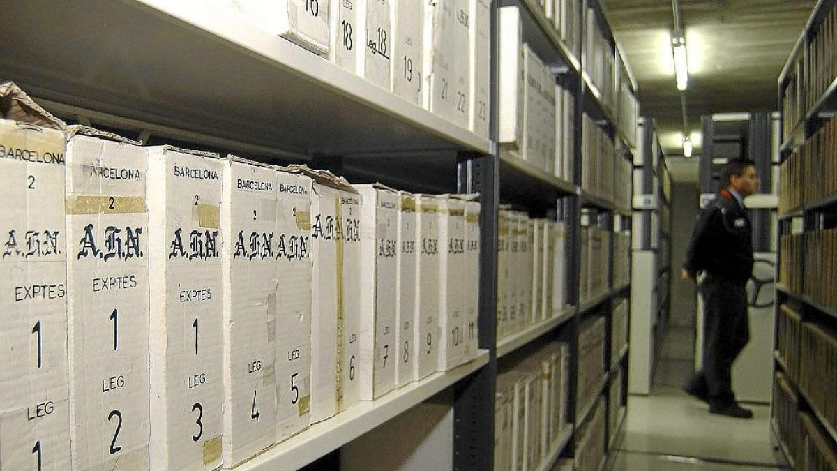Legajos en el Archivo Nacional de la Guerra Civil en Salamanca.-EL MUNDO