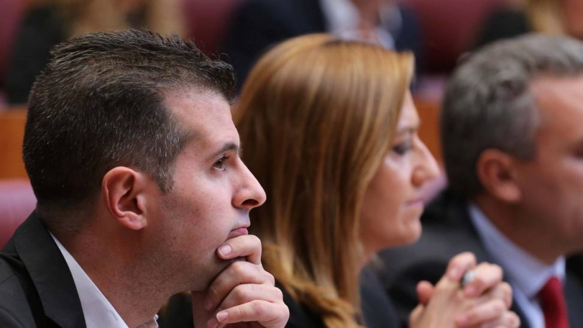 El portavoz socialista, Luis Tudanca, durante el pleno en las Cortes de Castilla y León-Ical