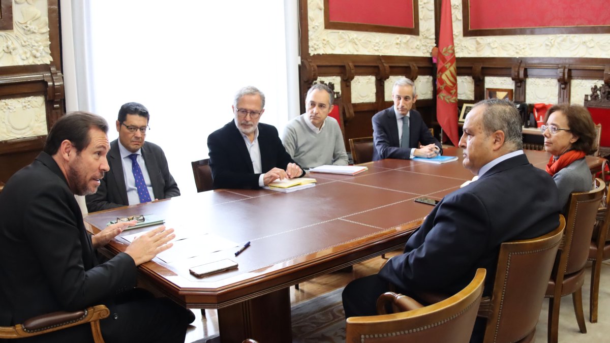 Puente, durante su reunión con los representantes de la judicatura. ! E. M.