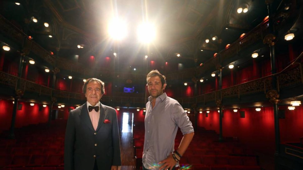 Enrique Cornejo (I) y Alain Cornejo presentan la nueva programación cultural que Iniciativas Teatrales traerá al Teatro Zorrilla de Valladolid-ICAL