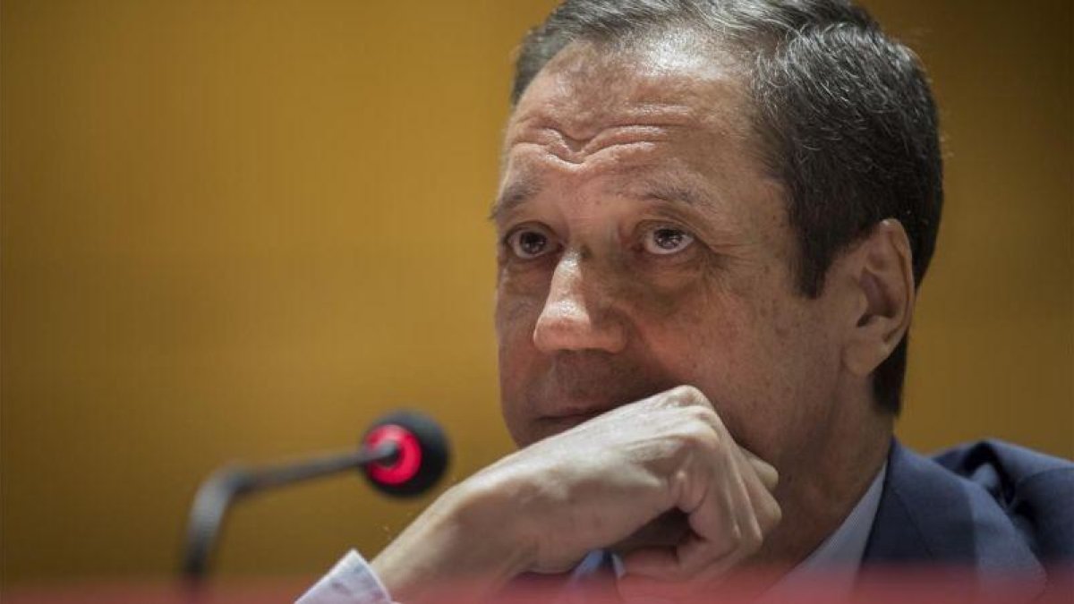 Eduardo Zaplana, el pasado mes de abril, en una conferencia sobre la España de las autonomías, en València.-MIGUEL LORENZO
