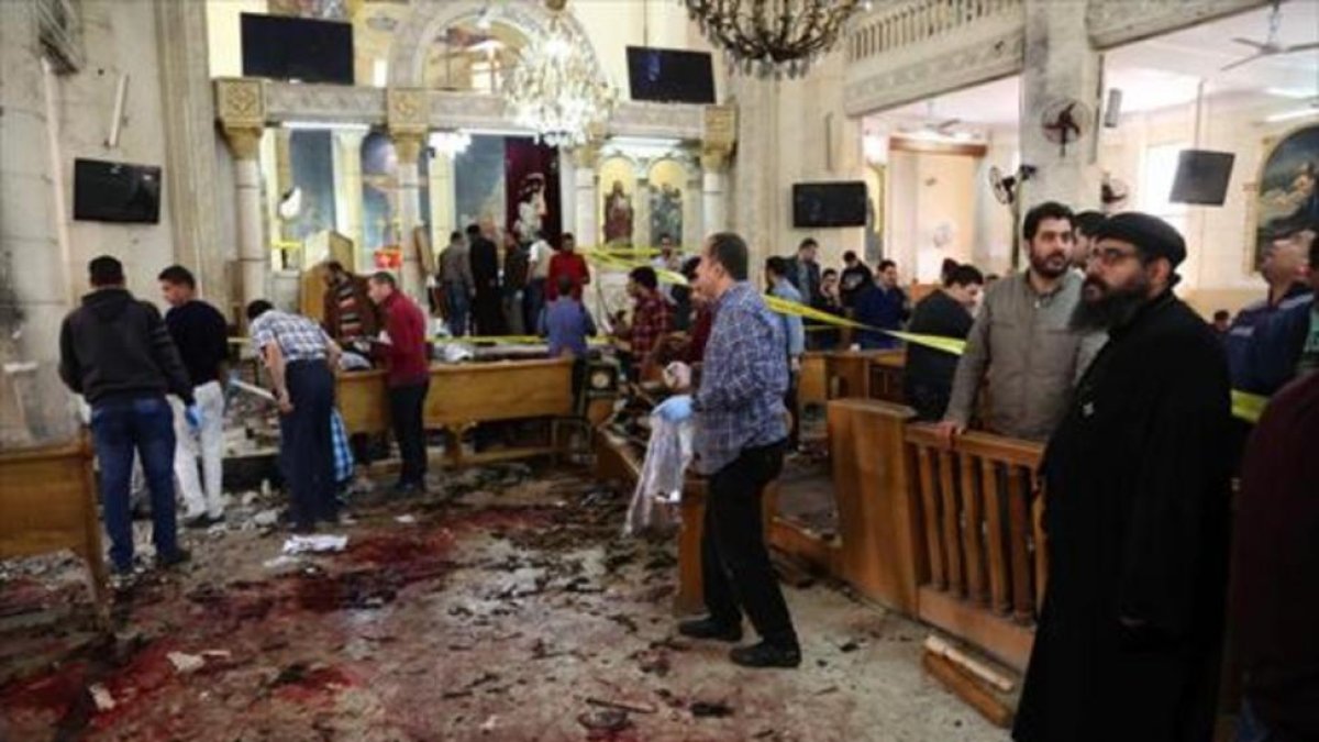Atentado contra una iglesia copta en Tanta, el pasado 9 de abril.-