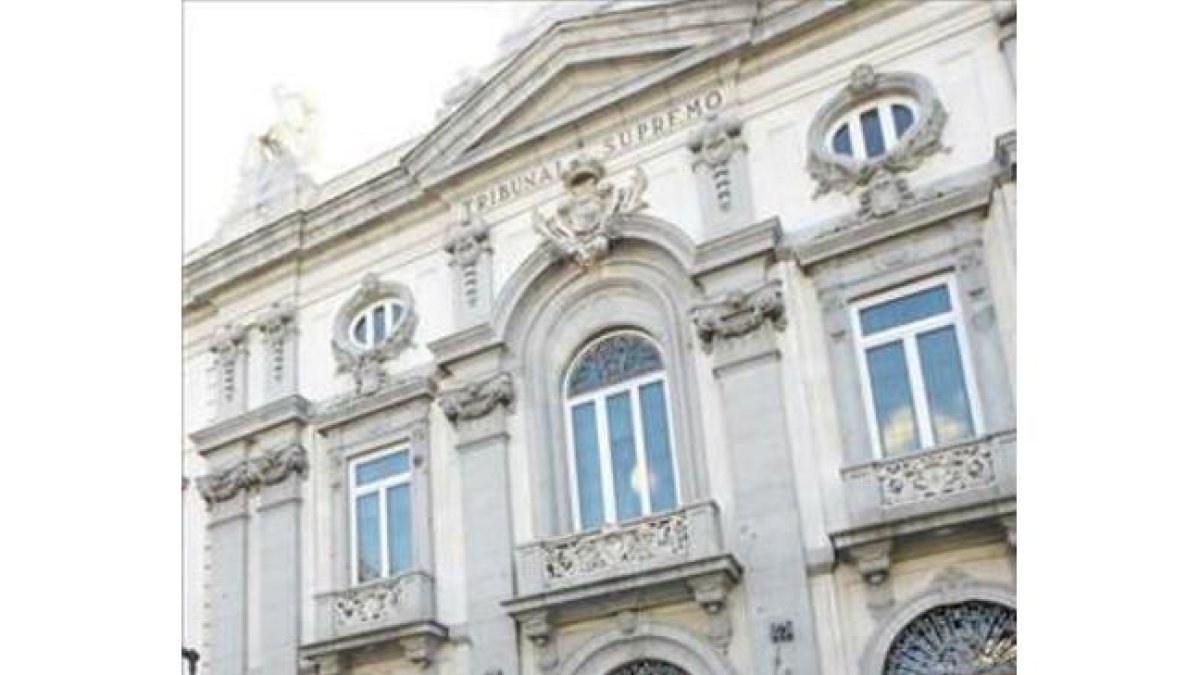 Fachada del Tribunal Supremo, en Madrid.-DAVID CASTRO
