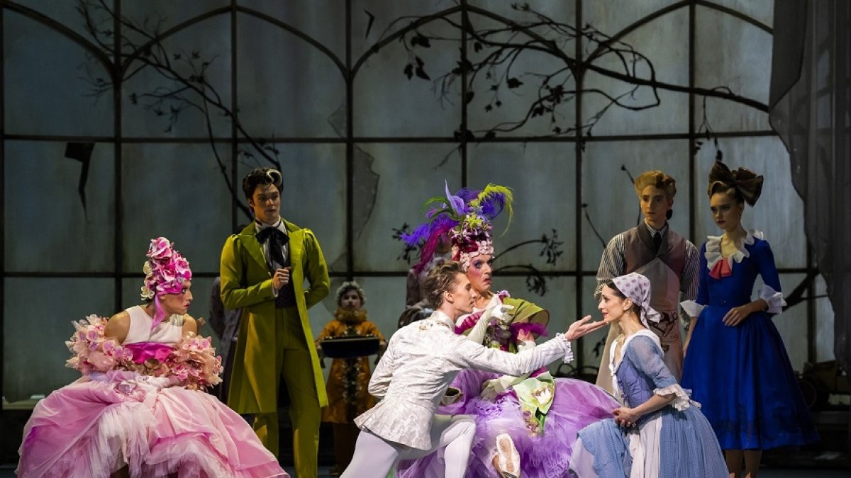 Una escena de 'Cinderella'. | Tristram Kenton